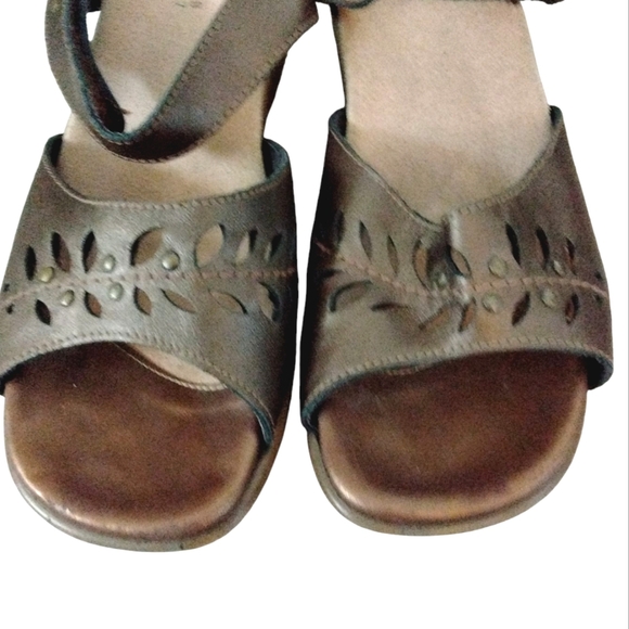 Naot Brown Leather Mule Sandals Srrappy Slip On Sandals Size 8 - Picture 3 of 11
